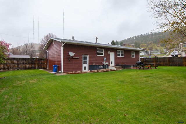 2125 ARROYO DR, Rapid City, SD 57702