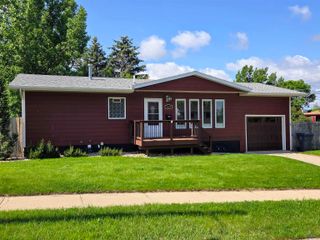 2125 ARROYO DR, Rapid City, SD 57702