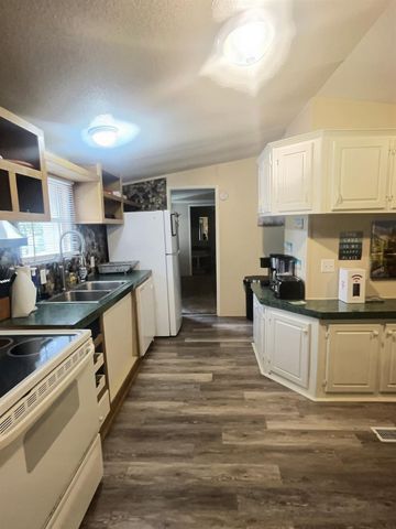 214 Ridgeside, Montgomery, TX 77316