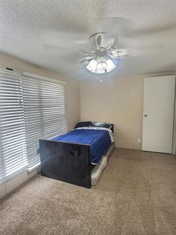 214 Ridgeside, Montgomery, TX 77316