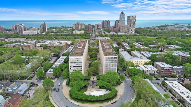 1450 E 55th Place 317S, Chicago, IL 60637
