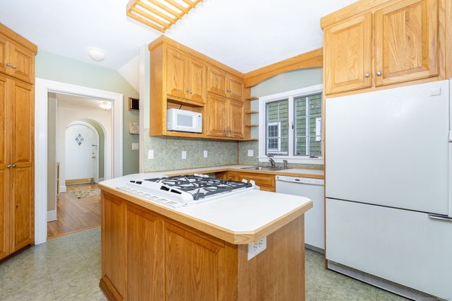 9 Avalon Place, Wethersfield, CT 06109