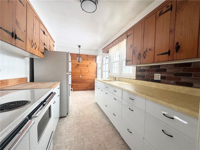 6430 East Lake Road, Owasco, NY 13021