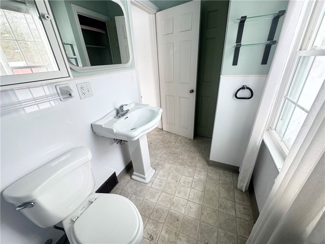 6430 East Lake Road, Owasco, NY 13021