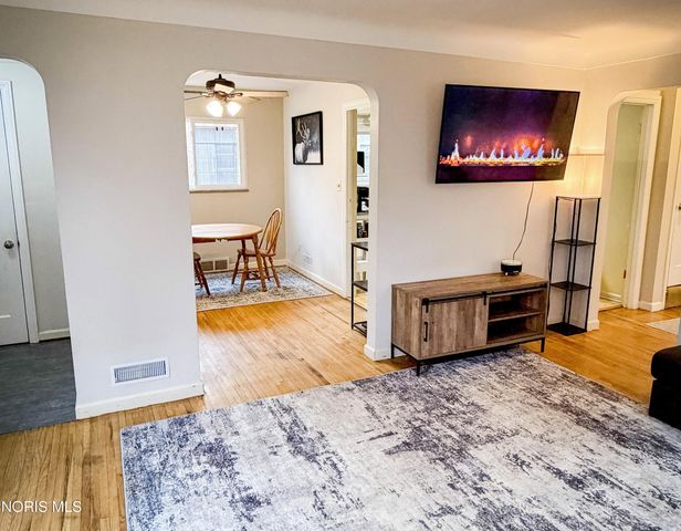 4233 Garrison Road, Toledo, OH 43613