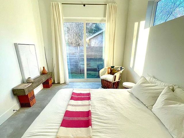 910 Gullett ST 2, Austin, TX 78702