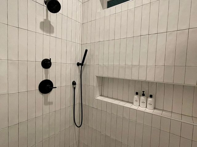 910 Gullett ST 2, Austin, TX 78702