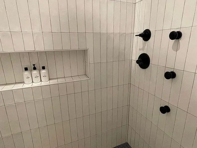 910 Gullett ST 2, Austin, TX 78702