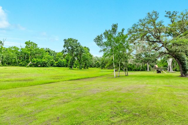 1546 Private Road 648, Cedar Lake, TX 77414