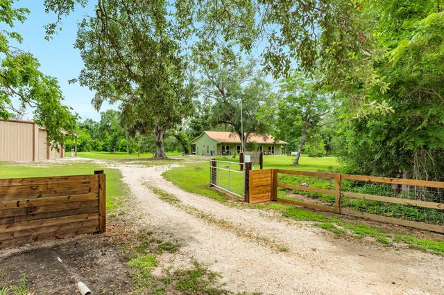 1546 Private Road 648, Cedar Lake, TX 77414