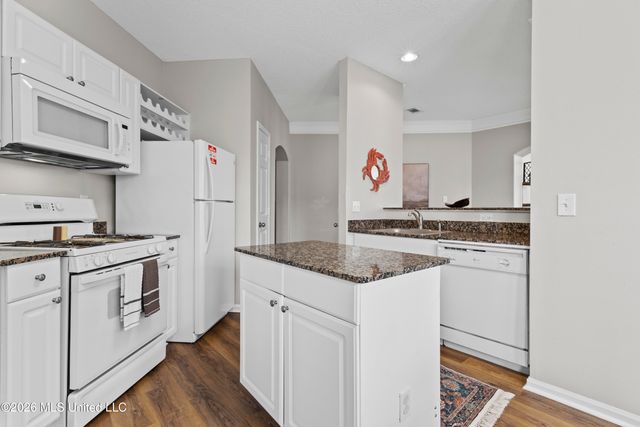 2252 Beach Drive, 505, Gulfport, MS 39507