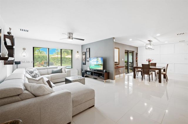 17605 SW 86th Ave, Palmetto Bay, FL 33157