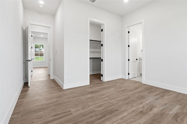 6300 Big Elk Drive, Fort Worth, TX 76140