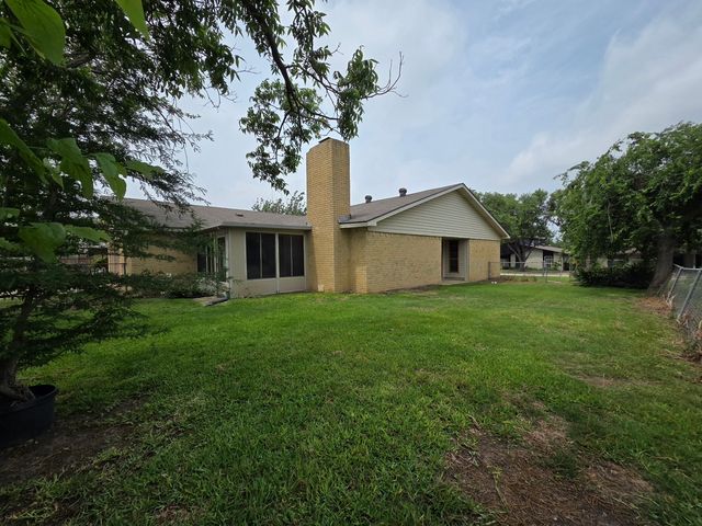 3126 Oak Hill Road, Carrollton, TX 75007