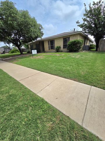 3126 Oak Hill Road, Carrollton, TX 75007