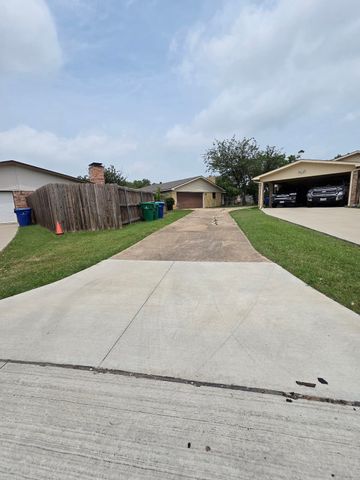 3126 Oak Hill Road, Carrollton, TX 75007