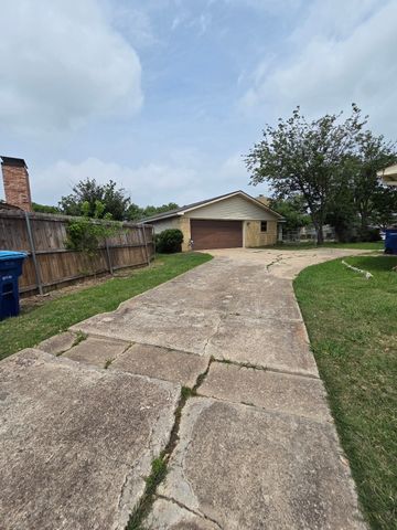 3126 Oak Hill Road, Carrollton, TX 75007