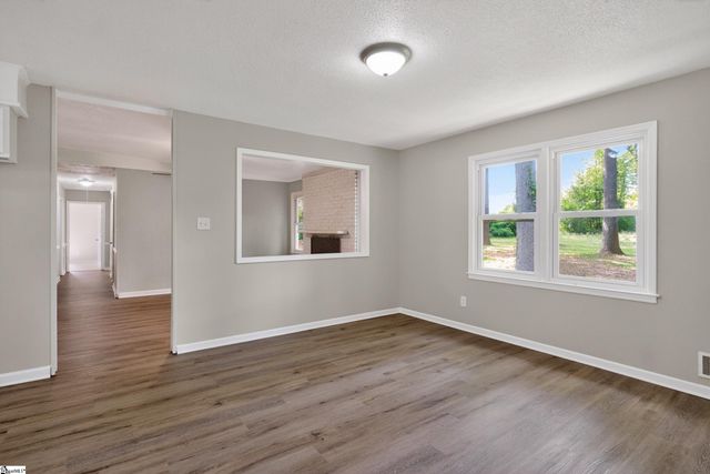 234 Greencreek Drive, Spartanburg, SC 29301