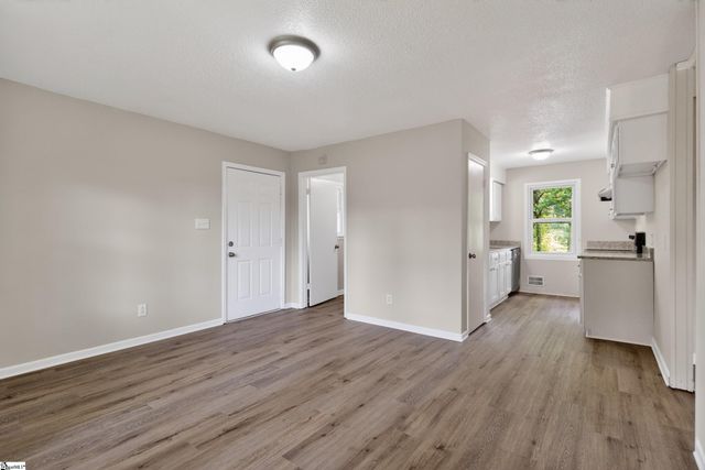 234 Greencreek Drive, Spartanburg, SC 29301