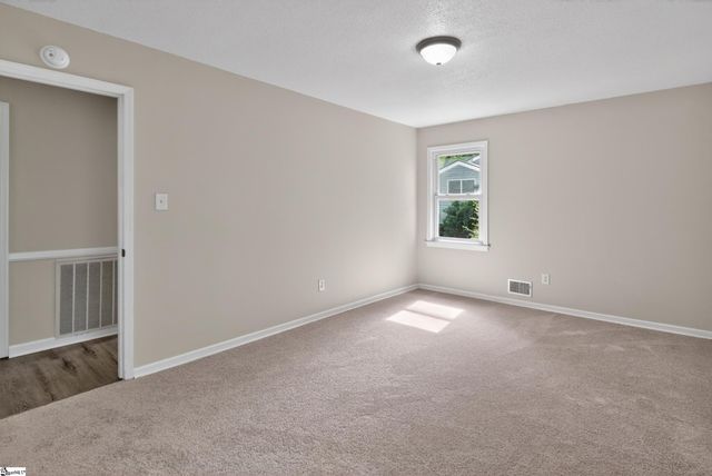 234 Greencreek Drive, Spartanburg, SC 29301