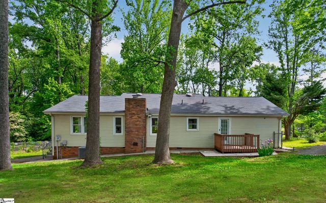 234 Greencreek Drive, Spartanburg, SC 29301