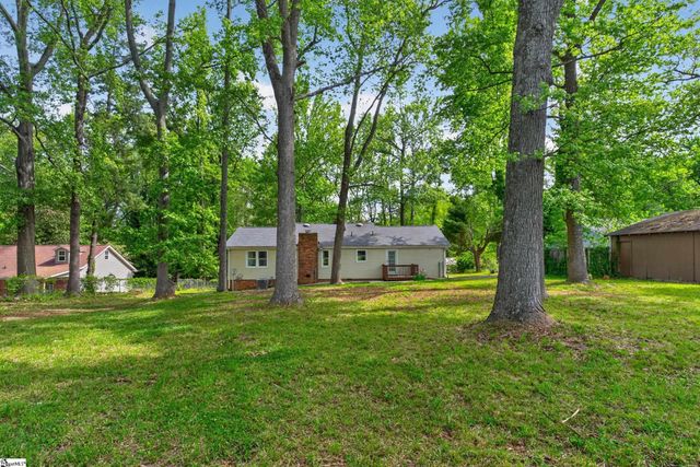 234 Greencreek Drive, Spartanburg, SC 29301