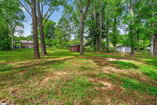 234 Greencreek Drive, Spartanburg, SC 29301