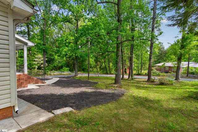 234 Greencreek Drive, Spartanburg, SC 29301