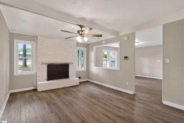 234 Greencreek Drive, Spartanburg, SC 29301