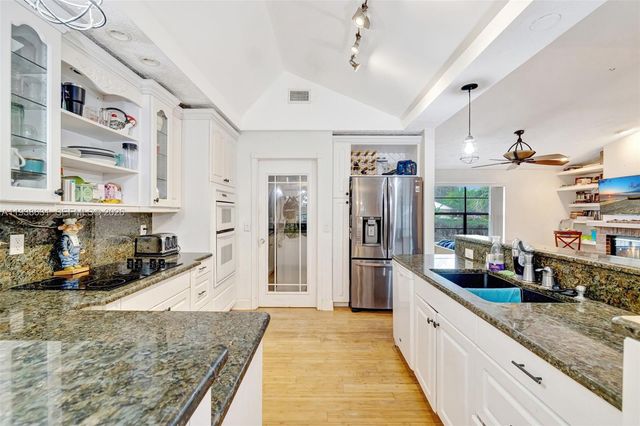 717 SW Aster Rd, Port St. Lucie, FL 34953