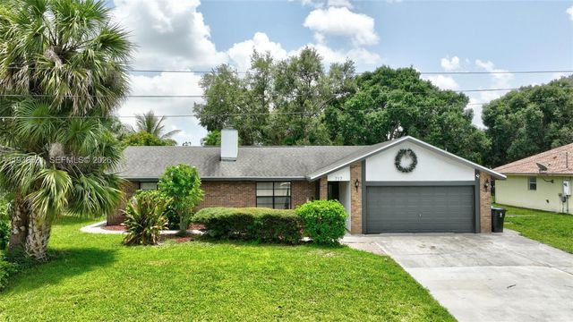 717 SW Aster Rd, Port St. Lucie, FL 34953
