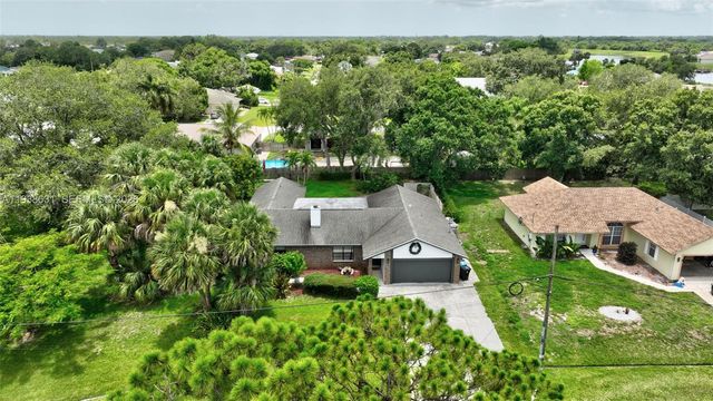 717 SW Aster Rd, Port St. Lucie, FL 34953