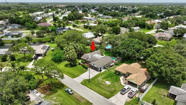 717 SW Aster Rd, Port St. Lucie, FL 34953