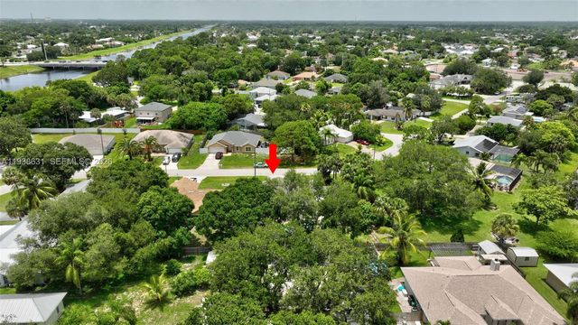717 SW Aster Rd, Port St. Lucie, FL 34953