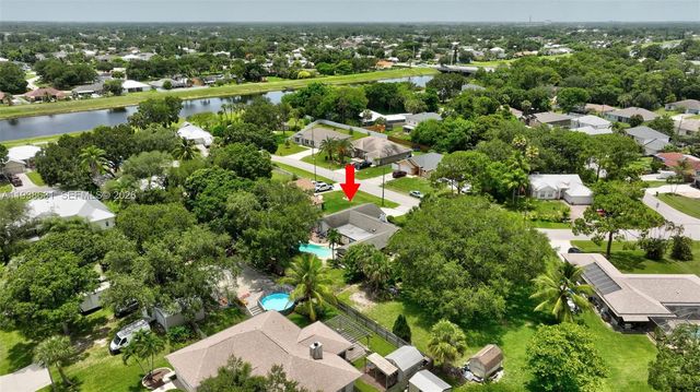 717 SW Aster Rd, Port St. Lucie, FL 34953