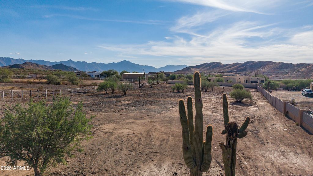 10615 S 33RD Drive -, Laveen, AZ 85339 — photo 4