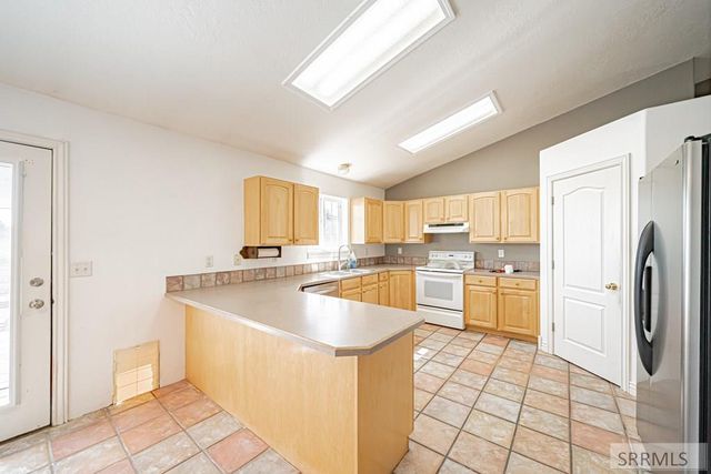 1232 Charlynn Way, Blackfoot, ID 83221