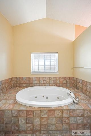 1232 Charlynn Way, Blackfoot, ID 83221