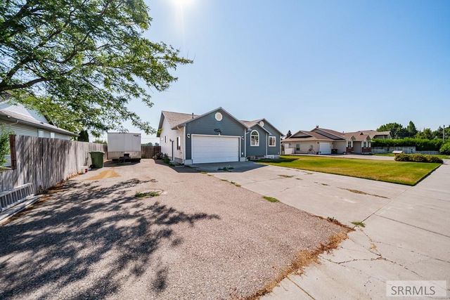 1232 Charlynn Way, Blackfoot, ID 83221