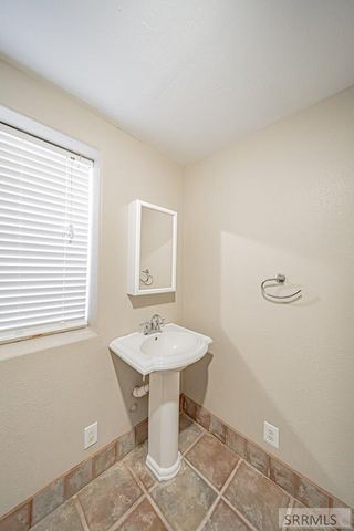 1232 Charlynn Way, Blackfoot, ID 83221