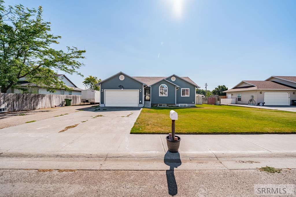 1232 Charlynn Way, Blackfoot, ID 83221