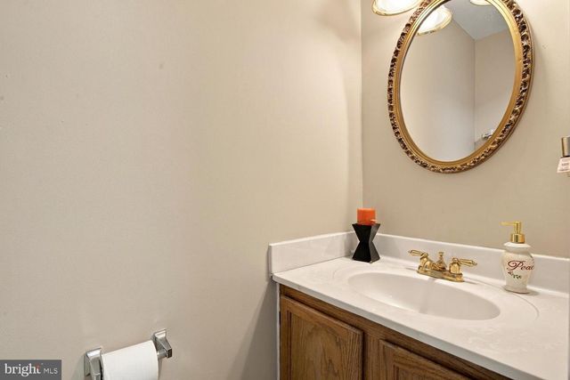 5927 DUNGENESS LN, Alexandria, VA 22315