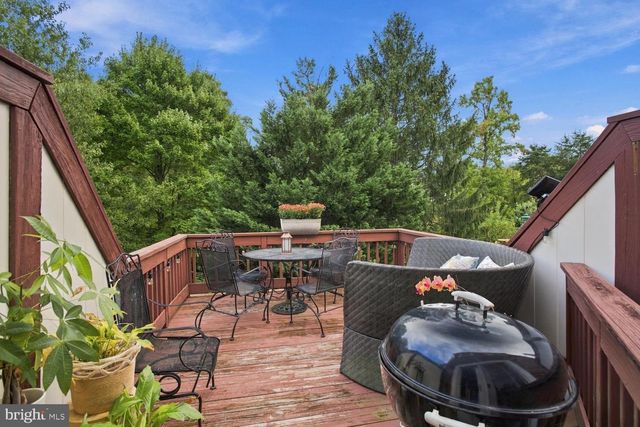 5927 DUNGENESS LN, Alexandria, VA 22315