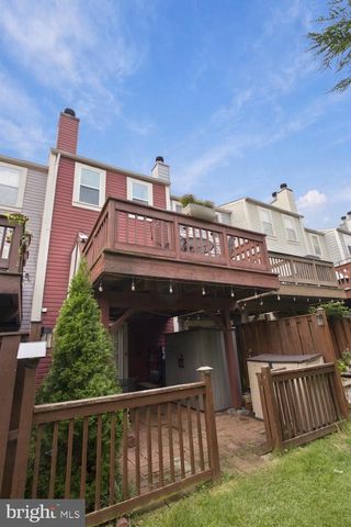 5927 DUNGENESS LN, Alexandria, VA 22315