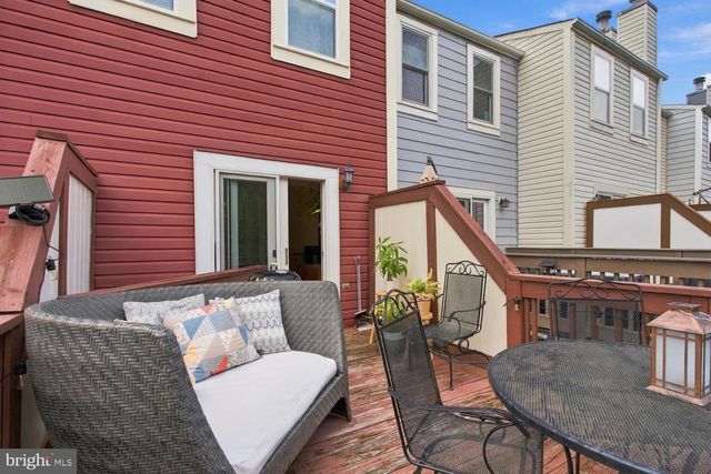 5927 DUNGENESS LN, Alexandria, VA 22315