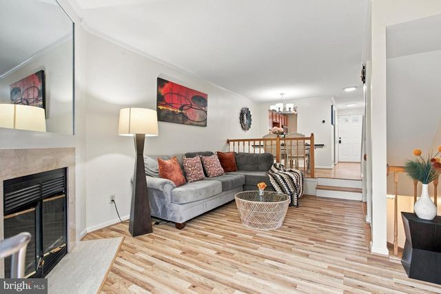 5927 DUNGENESS LN, Alexandria, VA 22315