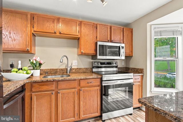 5927 DUNGENESS LN, Alexandria, VA 22315