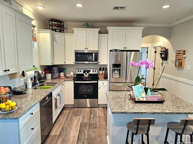 136 Turnberry, La Vernia, TX 78121