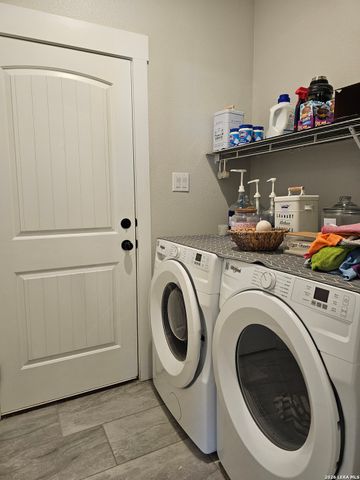 136 Turnberry, La Vernia, TX 78121