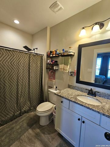 136 Turnberry, La Vernia, TX 78121